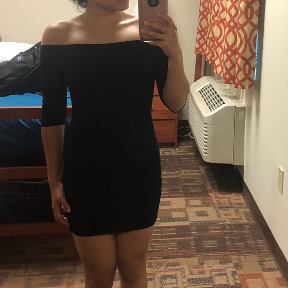 Sexy off the shoulders black mini dress - Picture 2 of 2
